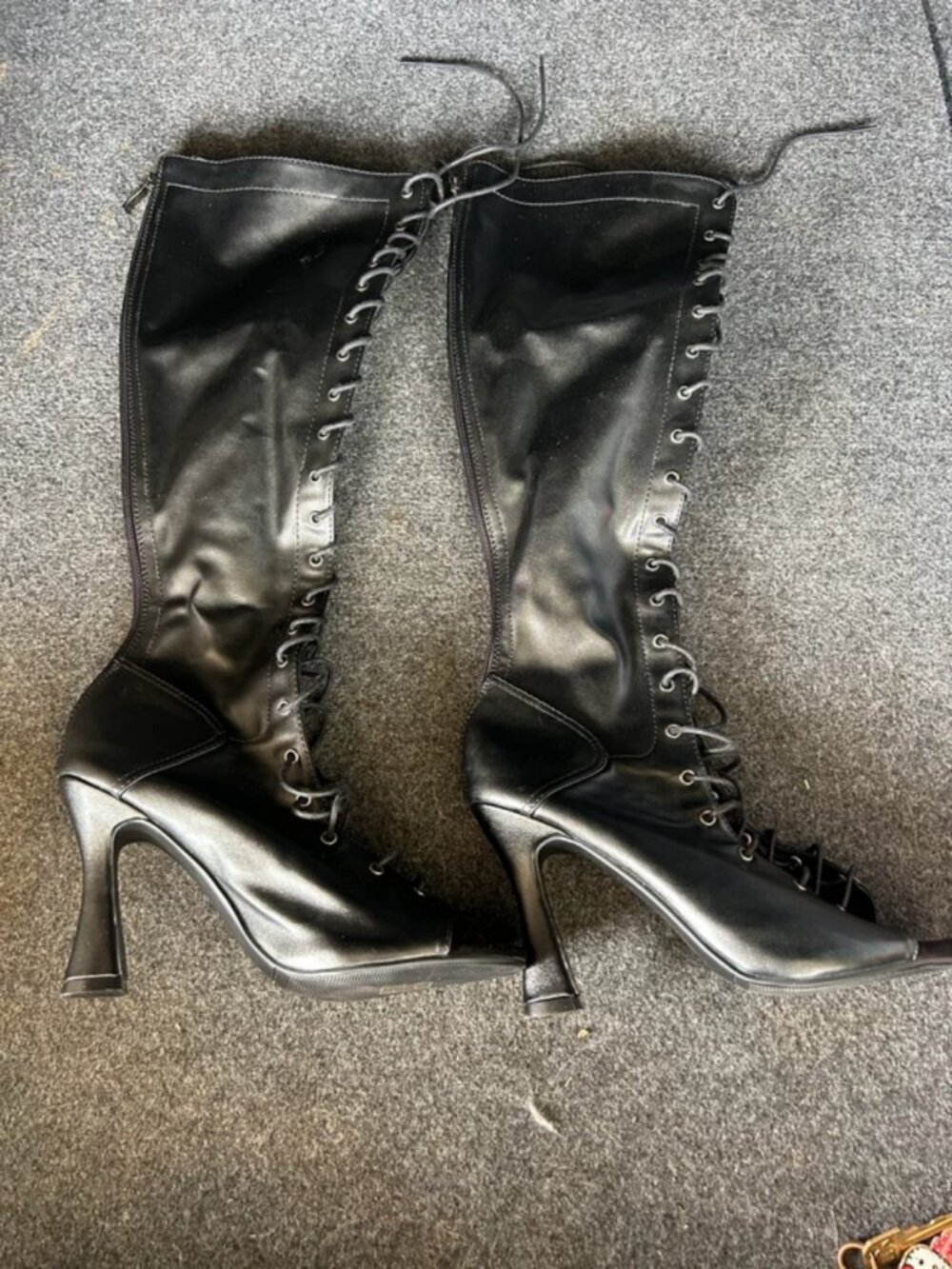 Botas aviertas